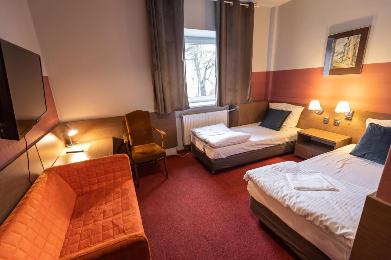 Hotel Podkowa วรอตซวาฟ ภายนอก รูปภาพ